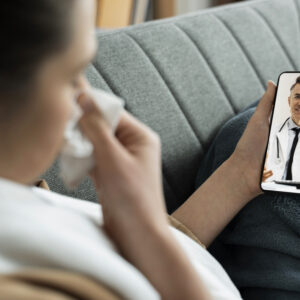 teleconsultation-medicale-pour-patient-malade-a-domicile-doctolib-maiia